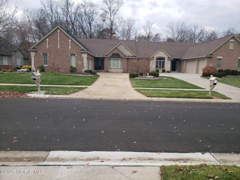 Photo of 3848 Ravine Hollow Court, Maumee, OH 43537 (MLS # 10002161)