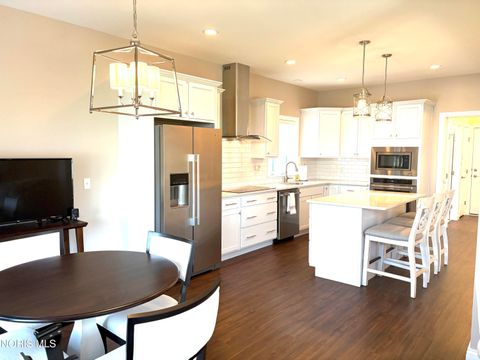 Tiny photo for 1812 Hidden Ridge Drive, Perrysburg, OH 43551 (MLS # 10009943)