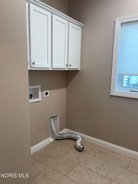 Tiny photo for 1812 Hidden Ridge Drive, Perrysburg, OH 43551 (MLS # 10009943)