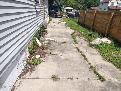 Tiny photo for 1401 Foster Avenue, Toledo, OH 43606 (MLS # 10012775)