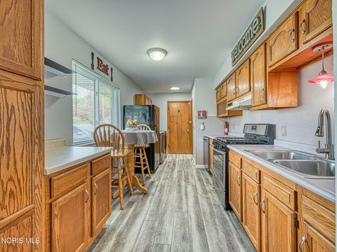 Tiny photo for 3701 146th Street, Toledo, OH 43611 (MLS # 10007623)