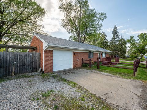 Tiny photo for 3701 146th Street, Toledo, OH 43611 (MLS # 10007623)