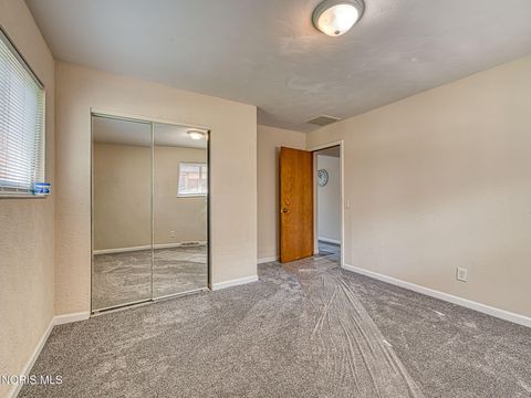 Tiny photo for 3701 146th Street, Toledo, OH 43611 (MLS # 10007623)