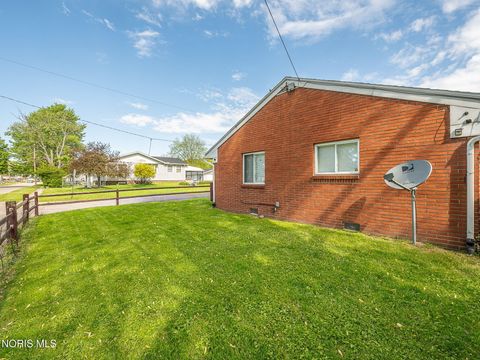 Tiny photo for 3701 146th Street, Toledo, OH 43611 (MLS # 10007623)
