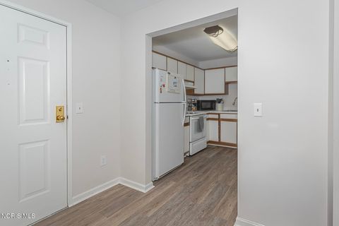 Tiny photo for 4710 Glendale Avenue #204, Toledo, OH 43614 (MLS # 10007021)