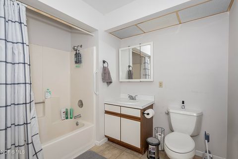 Tiny photo for 4710 Glendale Avenue #204, Toledo, OH 43614 (MLS # 10007021)