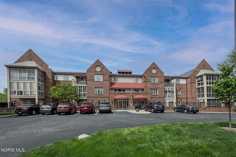 Photo of 4710 Glendale Avenue #204, Toledo, OH 43614 (MLS # 10007021)