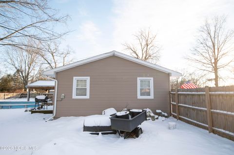 Tiny photo for 30 N Favony Avenue, Toledo, OH 43615 (MLS # 10002886)