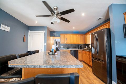 Tiny photo for 30 N Favony Avenue, Toledo, OH 43615 (MLS # 10002886)