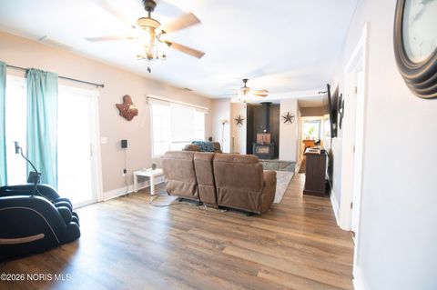 Tiny photo for 30 N Favony Avenue, Toledo, OH 43615 (MLS # 10002886)