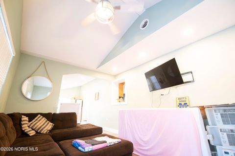 Tiny photo for 30 N Favony Avenue, Toledo, OH 43615 (MLS # 10002886)