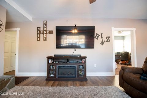 Tiny photo for 30 N Favony Avenue, Toledo, OH 43615 (MLS # 10002886)