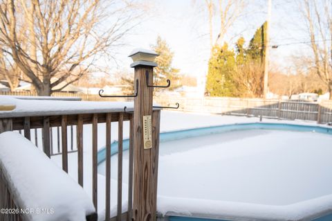 Tiny photo for 30 N Favony Avenue, Toledo, OH 43615 (MLS # 10002886)