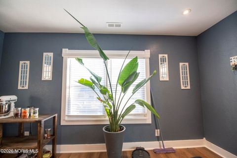 Tiny photo for 30 N Favony Avenue, Toledo, OH 43615 (MLS # 10002886)