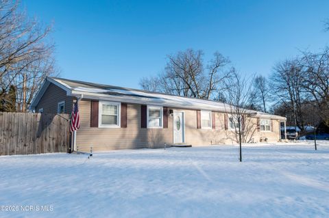 Tiny photo for 30 N Favony Avenue, Toledo, OH 43615 (MLS # 10002886)