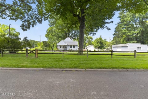 Tiny photo for 1655 Eastgate Road, Toledo, OH 43614 (MLS # 10009511)