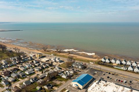 Tiny photo for 1506 E Perry Street, Port Clinton, OH 43452 (MLS # 10005631)