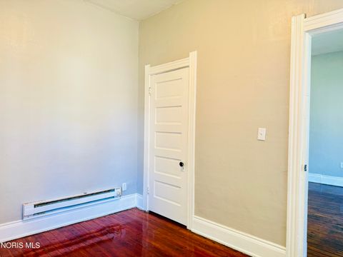 Tiny photo for 736 Thayer Street, Toledo, OH 43609 (MLS # 10008589)