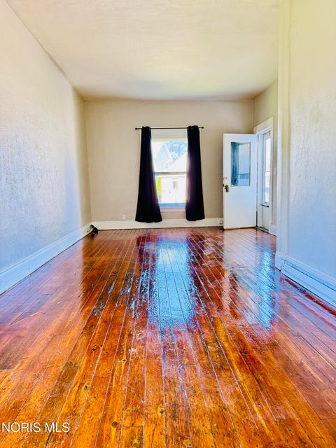 Tiny photo for 736 Thayer Street, Toledo, OH 43609 (MLS # 10008589)
