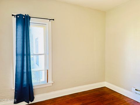 Tiny photo for 736 Thayer Street, Toledo, OH 43609 (MLS # 10008589)