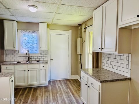 Tiny photo for 736 Thayer Street, Toledo, OH 43609 (MLS # 10008589)