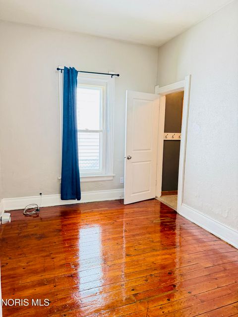 Tiny photo for 736 Thayer Street, Toledo, OH 43609 (MLS # 10008589)