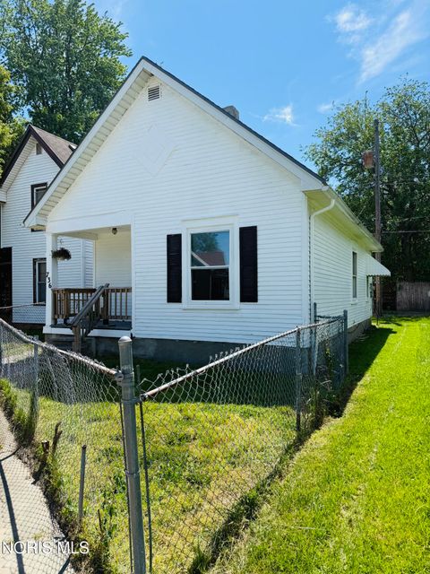 Tiny photo for 736 Thayer Street, Toledo, OH 43609 (MLS # 10008589)