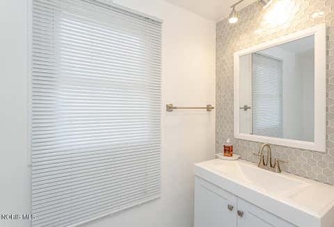 Tiny photo for 4447 Sulgrave Drive, Toledo, OH 43623 (MLS # 10010107)