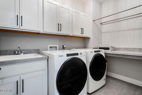 Tiny photo for 100 Howald Farm Court, Perrysburg, OH 43551 (MLS # 10006160)