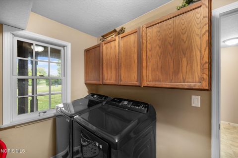 Tiny photo for 5002 Black Road, Monclova, OH 43542 (MLS # 10004990)