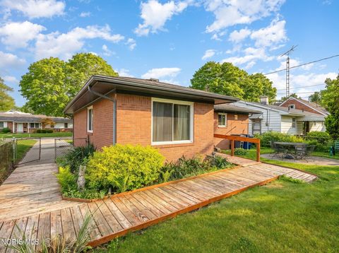 Tiny photo for 3412 Birchdale Drive, Toledo, OH 43623 (MLS # 10008037)
