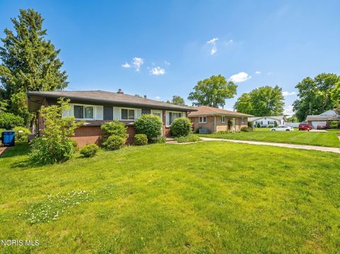 Tiny photo for 3412 Birchdale Drive, Toledo, OH 43623 (MLS # 10008037)