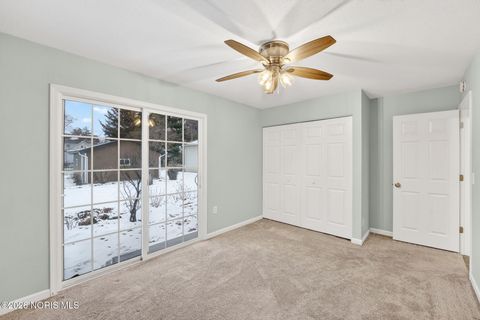 Tiny photo for 429 S Maple Street, Bowling Green, OH 43402 (MLS # 10003527)