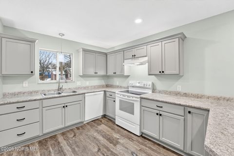 Tiny photo for 429 S Maple Street, Bowling Green, OH 43402 (MLS # 10003527)