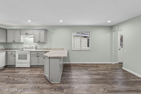 Tiny photo for 429 S Maple Street, Bowling Green, OH 43402 (MLS # 10003527)