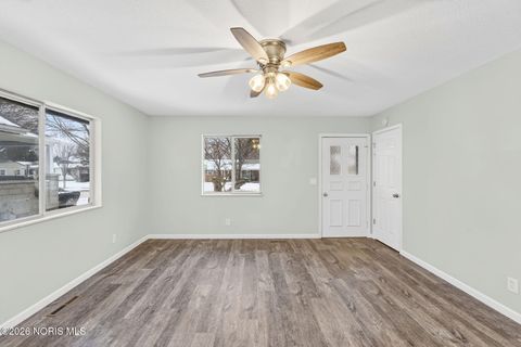 Tiny photo for 429 S Maple Street, Bowling Green, OH 43402 (MLS # 10003527)