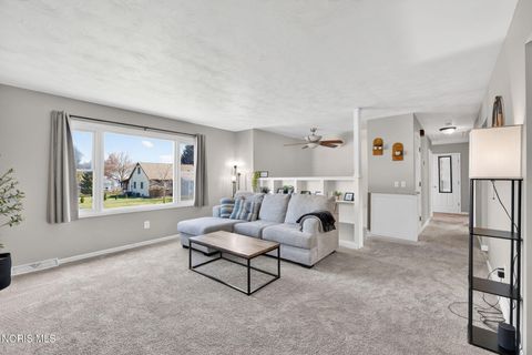 Tiny photo for 1005 Farmington Road, Maumee, OH 43537 (MLS # 10006322)