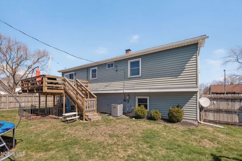 Tiny photo for 1005 Farmington Road, Maumee, OH 43537 (MLS # 10006322)