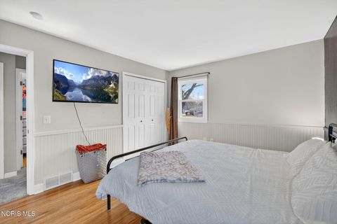 Tiny photo for 1005 Farmington Road, Maumee, OH 43537 (MLS # 10006322)