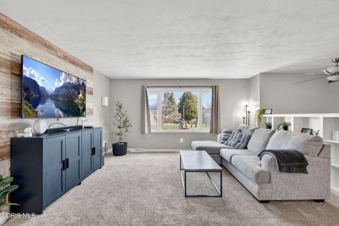 Tiny photo for 1005 Farmington Road, Maumee, OH 43537 (MLS # 10006322)