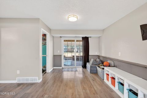 Tiny photo for 1005 Farmington Road, Maumee, OH 43537 (MLS # 10006322)