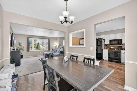 Tiny photo for 1005 Farmington Road, Maumee, OH 43537 (MLS # 10006322)