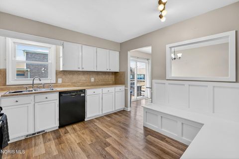 Tiny photo for 1005 Farmington Road, Maumee, OH 43537 (MLS # 10006322)