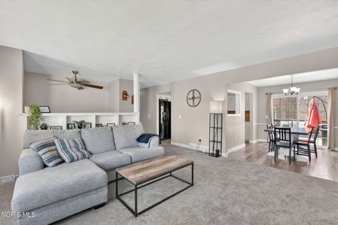 Tiny photo for 1005 Farmington Road, Maumee, OH 43537 (MLS # 10006322)