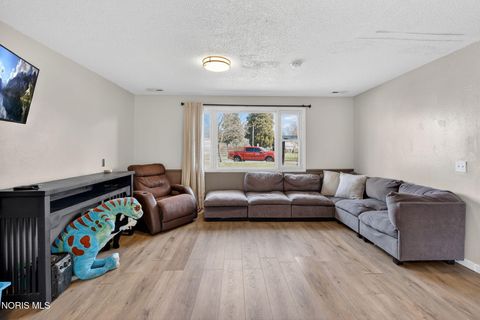 Tiny photo for 1005 Farmington Road, Maumee, OH 43537 (MLS # 10006322)