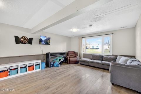 Tiny photo for 1005 Farmington Road, Maumee, OH 43537 (MLS # 10006322)