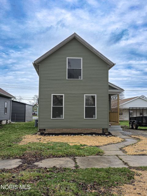 Photo of 260 E 6th Street, Fostoria, OH 44830 (MLS # 10004984)