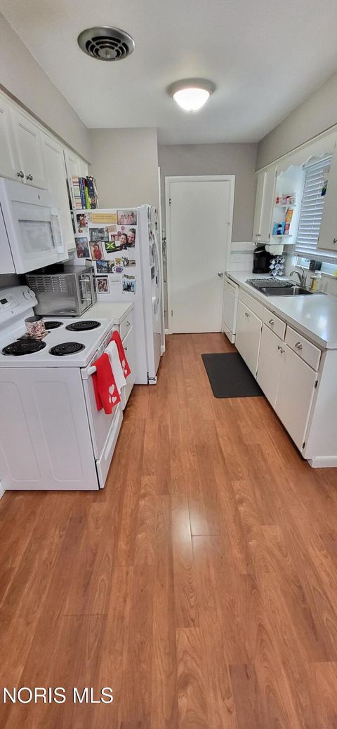 Tiny photo for 3664 Sherbrooke Road, Toledo, OH 43613 (MLS # 10004616)