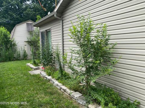 Tiny photo for 5415 Fenwick Drive, Toledo, OH 43623 (MLS # 10002035)