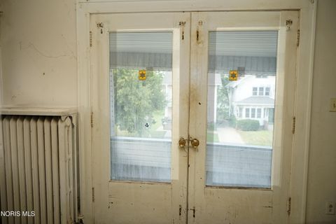Tiny photo for 345 Melrose Avenue, Toledo, OH 43610 (MLS # 10010000)